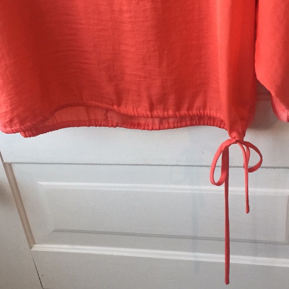 BCBG salmon and tan cut out sleeve blouse - Picture 4 of 5